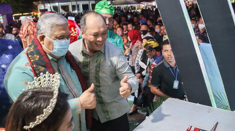 Destinasi Wisata 3 Berlian Konut Dan Tenun Konasara Warnai Kemeriahan Pameran di Kota Bau-Bau.