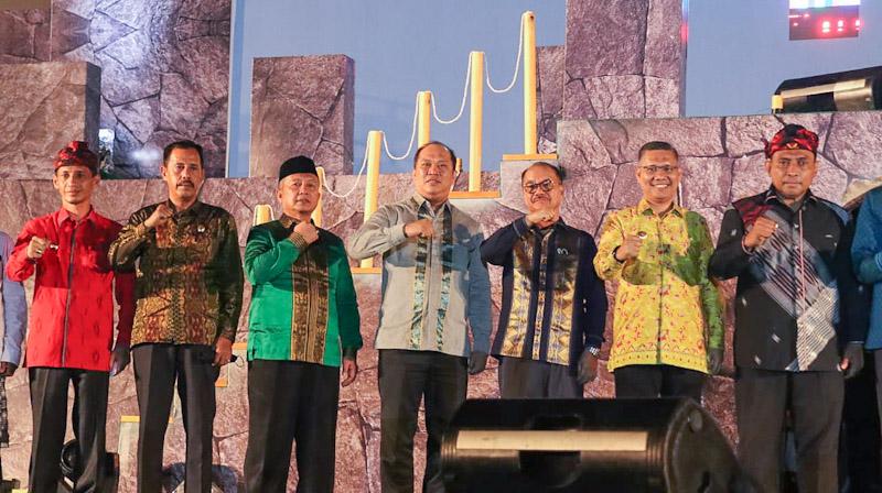 Destinasi Wisata 3 Berlian Konut Dan Tenun Konasara Warnai Kemeriahan Pameran di Kota Bau-Bau.