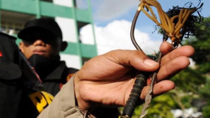 Tukang Ojek di Kendari Terkena Busur Saat Pulang ke Kosnya
