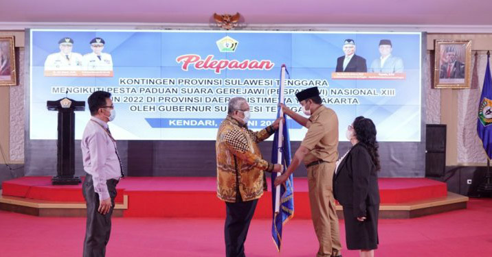 Lepas Kontingen Pesparawi Sultra, Ini Pesan Gubernur Ali Mazi