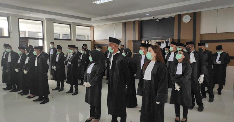 48 Anggota DPC Peradi Kota Kendari Resmi Dilantik