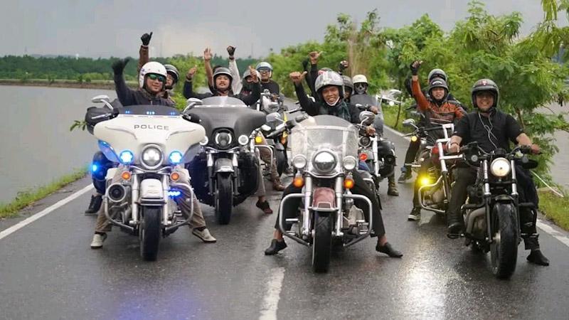 Hajat Terkabulkan Untuk Sultra, Ruksamin Naik Harley Davidson Bersama Ustadz Abdul Somad
