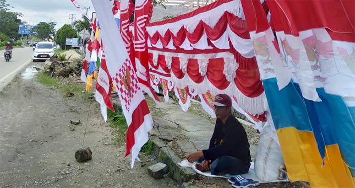 Penjual Umbul - Umbul Musiman di Konawe Masih Sepi Pembeli