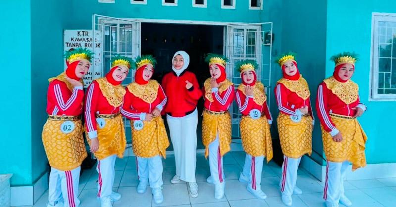 Kostum Merah Putih, Peserta Senam Mora Dinas Pariwisata Konut Tampil Indah Dan Menarik