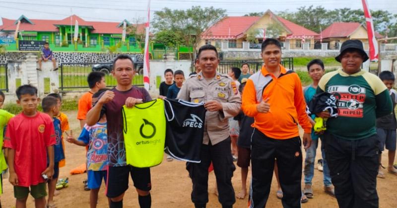 Anggota Polres Konut Dan Masyarakat Wanggudu Kerjasama Gelar Ivent Futsal Usia Dini