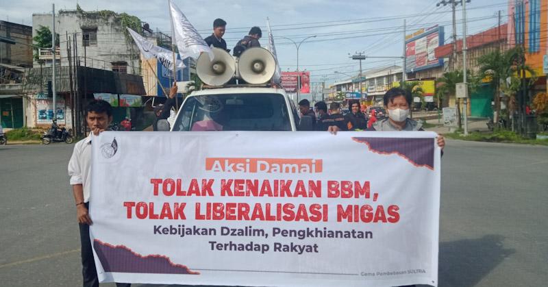 Aliansi Mahasiswa Gema Pembebasan Sultra Gelar Aksi Tolak Kenaikan Harga BBM