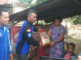 Fraksi Demokrat Sultra Berbagi Sembako ke Warga Kurang Mampu di Kota Kendari