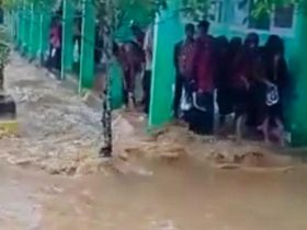 Banjir di Sampara, Sejumlah Pelajar Terjebak di Sekolah Tak Bisa Pulang