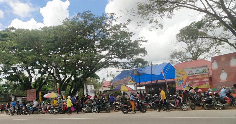 BLT BBM Cair, Ratusan Warga di Konawe Padati Kantor Pos