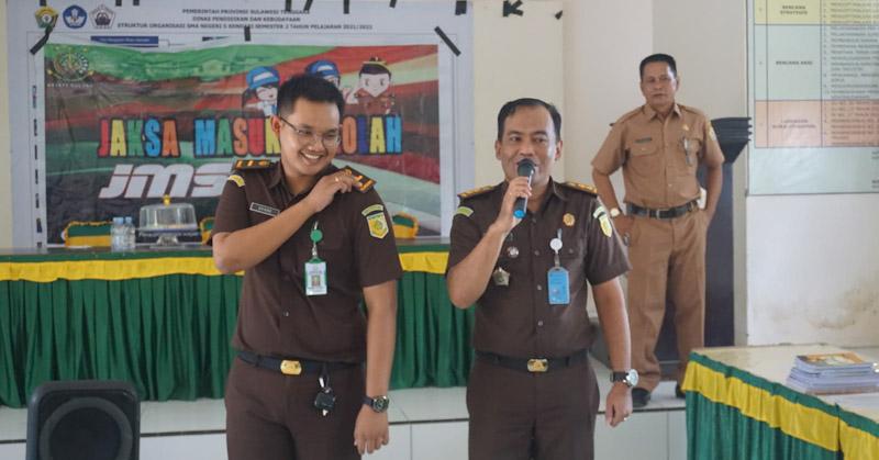 JMS, Kasi Penkum Kejati Sultra Paparkan Tugas dan Fungsi Kejaksaan di Hadapan Pelajar