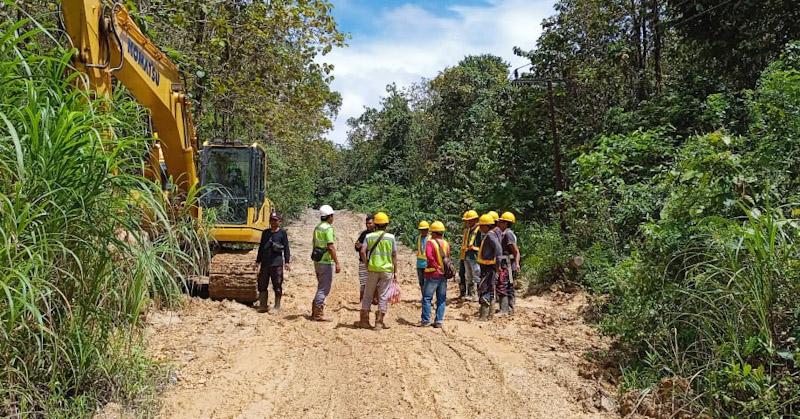Jalan Wawouso-Bobolio Konkep Terputus, PT GKP Kembali Lakukan Perbaikan