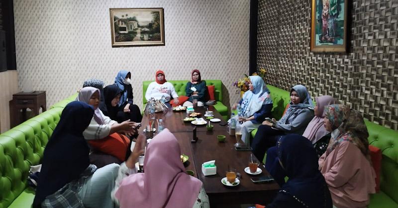 Jelang Pelantikan, MW Forhati Sultra Mantapkan Barisan Wujudkan Perempuan Berkarakter dan Berdaya Saing 