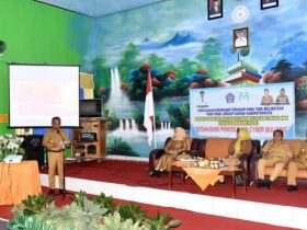 Asisten 3 Setda bersama DP3A Kota Kendari Sosialisasi Cyber Bullyng di SMPN 9 Kendari