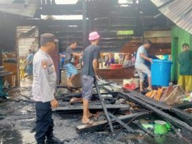 Tersambar Petir, Satu Rumah Warga di Pondidaha Ludes Terbakar