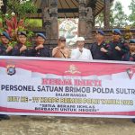 Sambut HUT ke 77 Korps Brimob Polri, Satbrimob Polda Sultra Bersihkan Rumah Ibadah