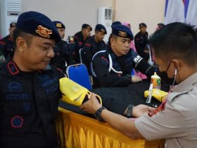 Sambut HUT Korps Brimob, Satbrimob Polda Sultra Dibantu PMI Gelar Donor Darah