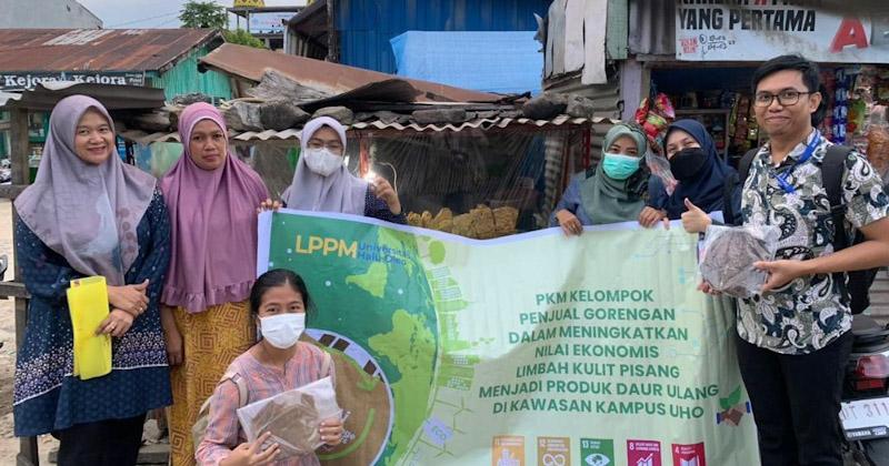 Mahasiswa Akutansi UHO Kendari Olah Limbah Kulit Pisang Bernilai Ekonomis