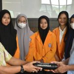 Yayasan Hadji Kalla Serahkan Beasiswa Pendidikan di 3 Kampus Kota Kendari