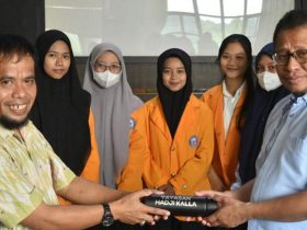 Yayasan Hadji Kalla Serahkan Beasiswa Pendidikan di 3 Kampus Kota Kendari