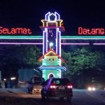 Penuh Hiasan Lampu, Gerbang Perbatasan Kota Kendari - Konawe Buat Kagum Pengendara