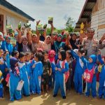 Jum'at Berkah, Polsek dan Babinsa Salurkan Sembako untuk Warga Routa