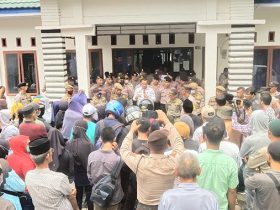 Kawal Hasil Pilkades di Desa Besu, Puluhan Warga Datangi Kantor DPMD Konawe