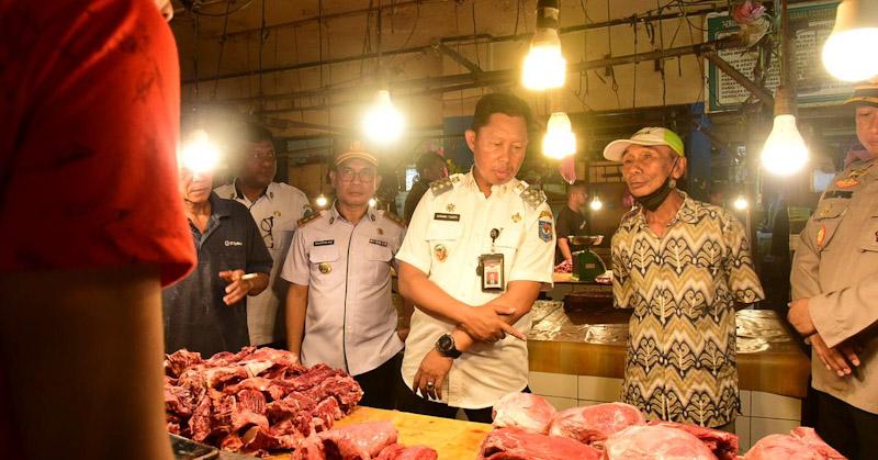 Cek Stok Pangan Jelang Nataru, Pj Walikota Kendari Sidak 3 Pasar