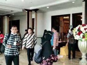 Panik, Warga Kendari Berhamburan Keluar Hotel Akibat Gempa