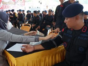 300 Personel Brimob Polda Sultra Disuntik Vaksin Influenza