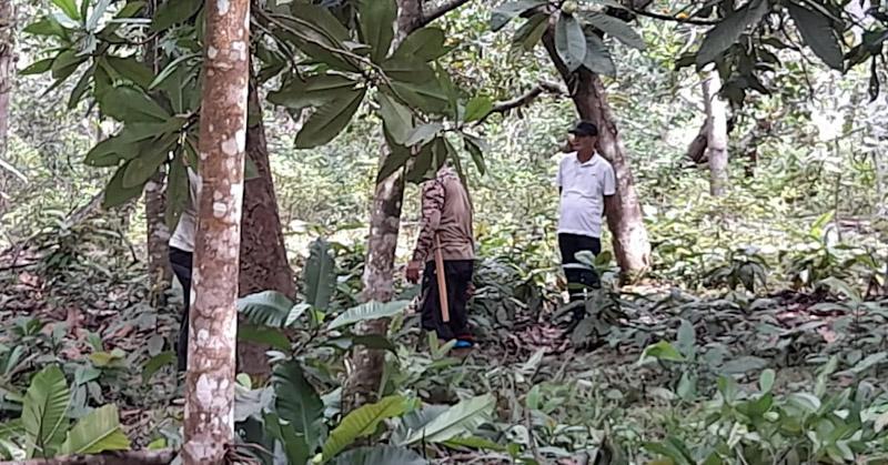 Didampingi Kadis Kominfo Bersama Pejabat Pemerintah, Masyarakat, Wabup Konut Pimpin Pembersihan Di Tanjung Taipa