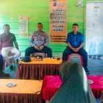 Kapolsek Asera bersama jajarannya saat menggelar program Kopi Curhat