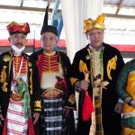 Bupati Konut Dianugerahi Gelar Kerabat Keluarga Kerajaan Bharata Kulisusu.