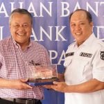 Gubernur BI Serahkan Bansos Pendukung Infrastruktur Pariwisata Labengki, Ruksamin: Ini Kado Akhir Tahun