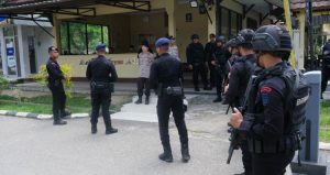 Antisipasi Aksi Teror, Brimob Berjaga di Pintu Masuk dan Keluar Polda Sultra
