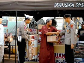 Polri Salurkan Bantuan Kepada Korban Musibah Kebakaran di Kolaka