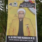 Viral Baliho Ali Ngabalin Maju Calon DPR RI Dapil Sultra, Netizen : Lebih Baik Golput