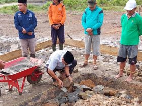 Anggota DPRD Konut Sawi Lapalulu Lakukan Peletakan Batu Pertama Pembangunan Mesjid