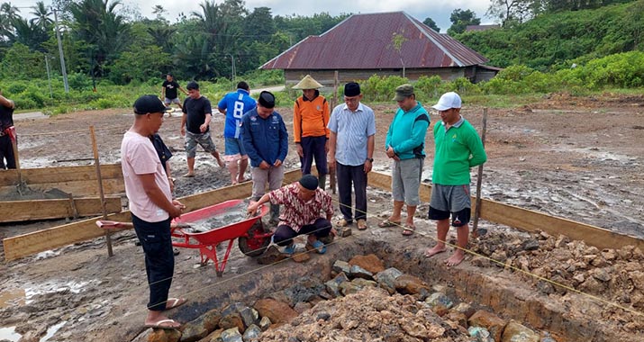 Anggota DPRD Konut Sawi Lapalulu Lakukan Peletakan Batu Pertama Pembangunan Mesjid