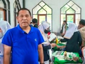 Momen Kebersamaan Mahasiswa Poltkes Kendari dan Pemda Lakukan Layanan Gratis Sebelum Akhiri PKLT