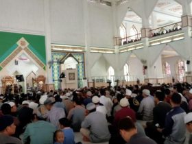 Kedatangan Ustadz Syafiq Riza Basalamah, Ribuan Warga Kota Kendari Padati Masjid Al Kautsar
