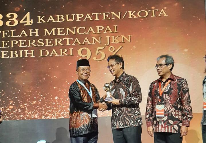 Pemda Konut Kembali Raih Penghargaan UHC Award Se-Indonesia, Kepesertaan JKN Melebih Target Nasional