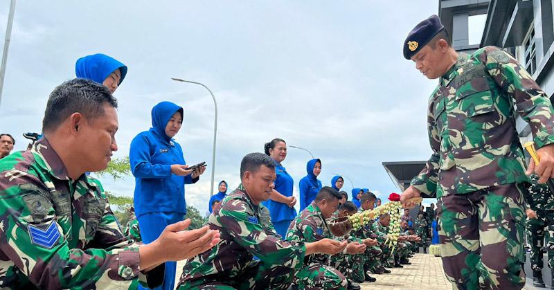 25 Prajurit TNI AU Mendapat Kenaikan Pangkat, Danlanal Kendari Minta Junjung Sapta Marga