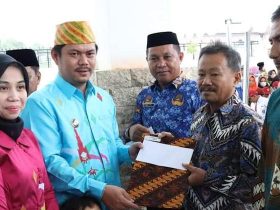 Pimpin Upacara Hardiknas Tahun 2023, Gubernur Serahkan SK Pengangkatan 19 Guru SMA di Kendari