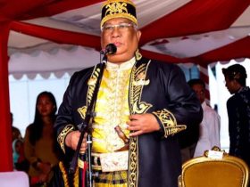 Pimpin Upacara Hardiknas Tahun 2023, Gubernur Serahkan SK Pengangkatan 19 Guru SMA di Kendari