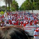 Ratusan Nakes Kota Kendari Gelar Aksi Tuntut Hentikan Pembahasan RUU Kesehatan Omnibus Law