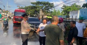 Dua Pengendara Sepeda Motor Tertabrak Mobil Toyota Taft