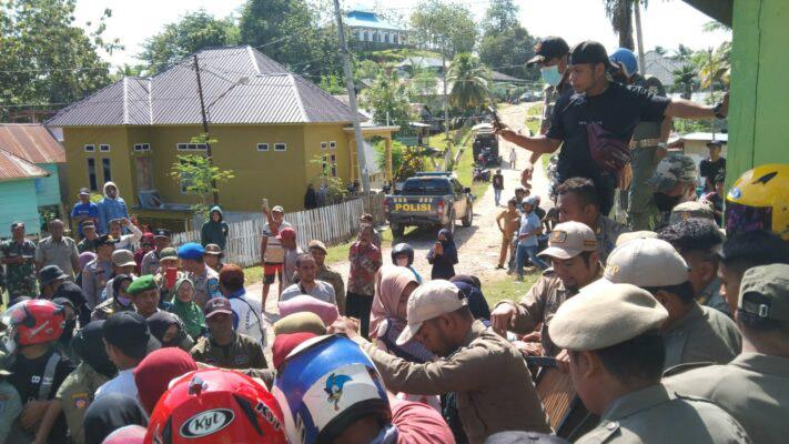 Satpol PP di Muna Bongkar Paksa Segel Balai Desa Wawesa