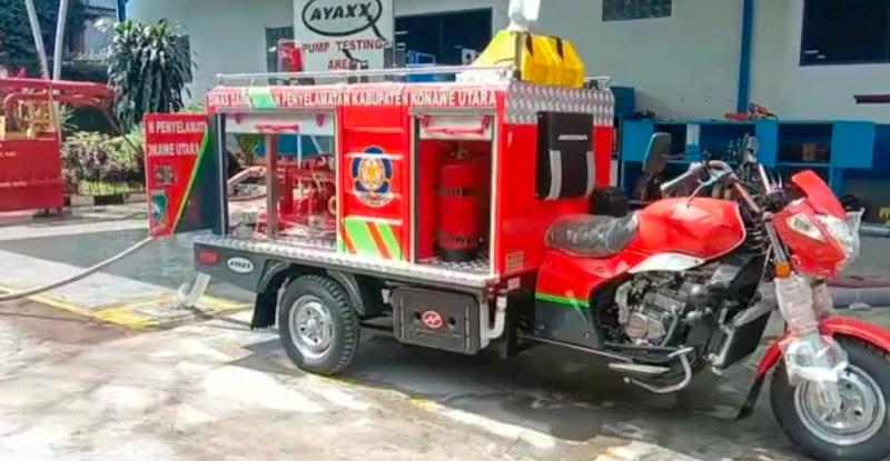 Bupati Konut Resmi Serahkan Mobil Dan Motor Pemadam Kebakaran Ke Dinas Damkar  