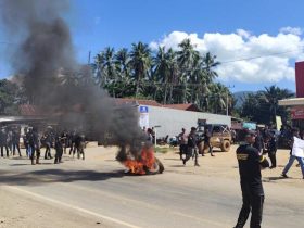 Gelombang Massa Demo PT Antam di Konut Menutup Jalan Umum