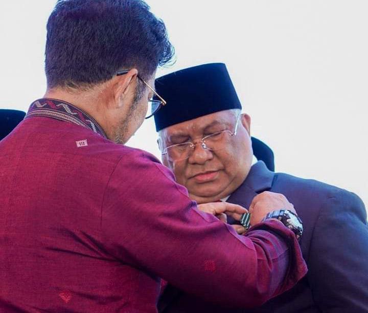 Gubernur Sultra Terima Satyalencana Wira Karya dari Presiden RI Joko Widodo